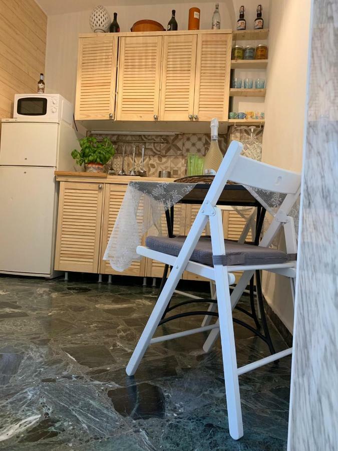 fiori catene tra le torri Conversano Esterno foto