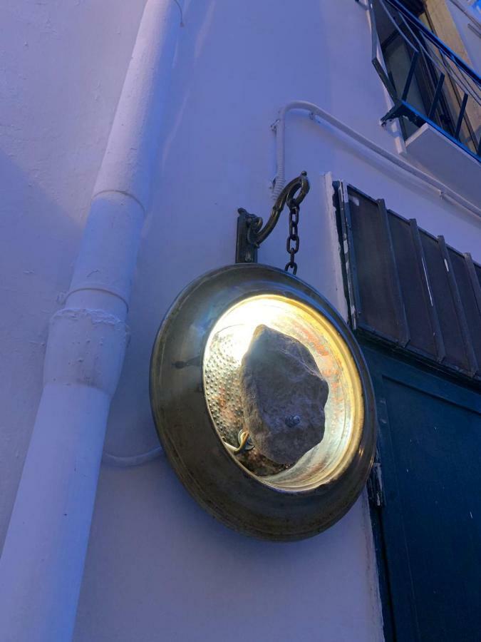 fiori catene tra le torri Conversano Esterno foto